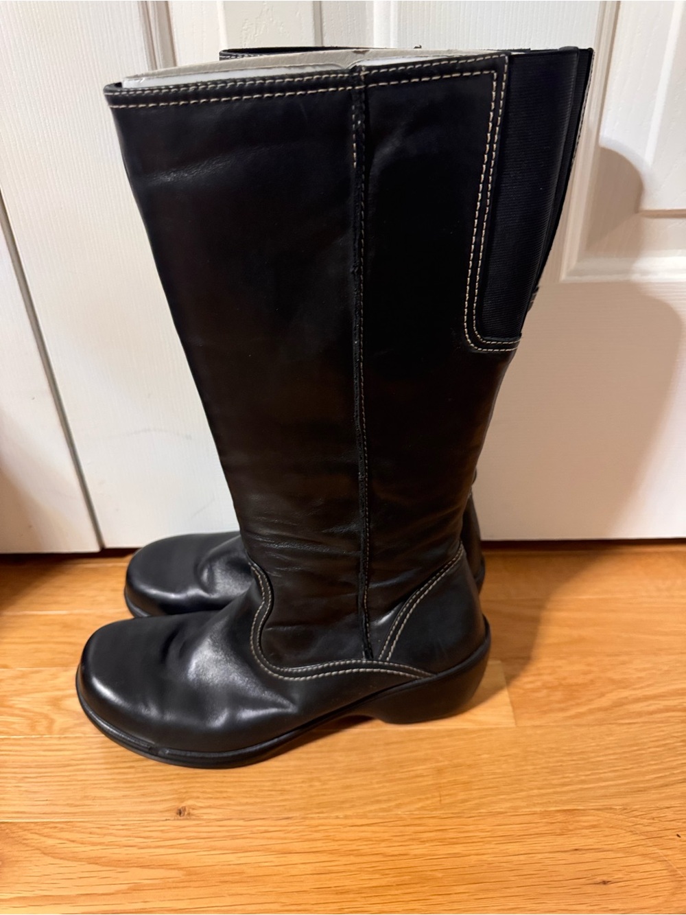 LL Bean Tall Black Leather Side Zip Riding Boots. Women’s Size 10M.